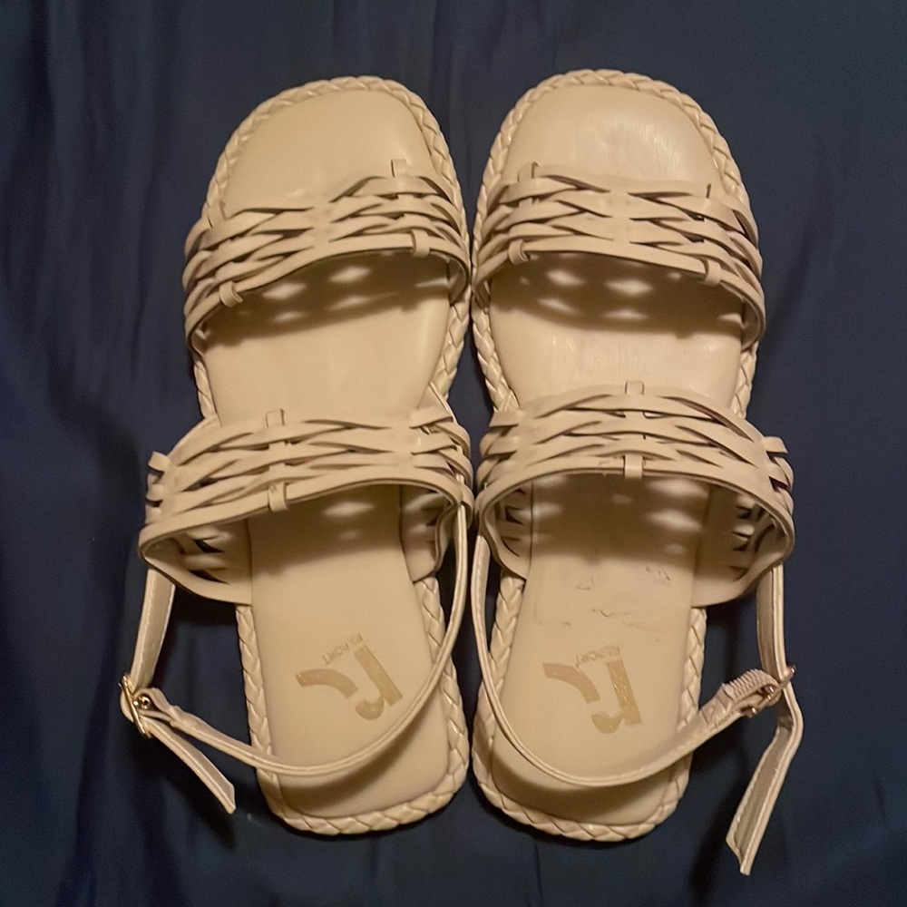 Light tan summer spring open sandals